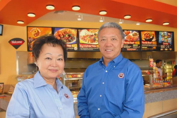 老钱庄 把“假中餐”卖给美国人，然后买下NBA球队